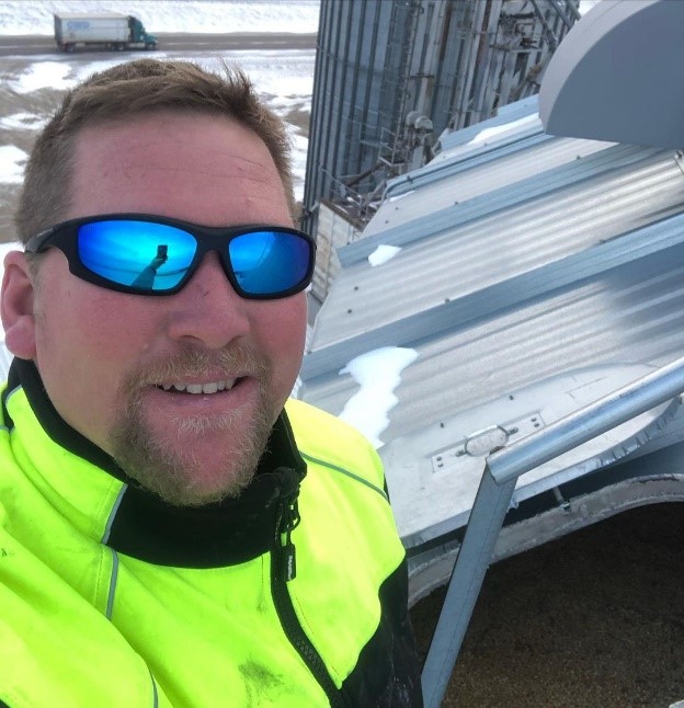 Man wearing Two Tone Jacket working in the cold